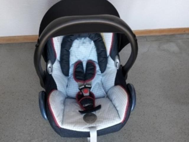 Babyschale Maxi Cosi - 1